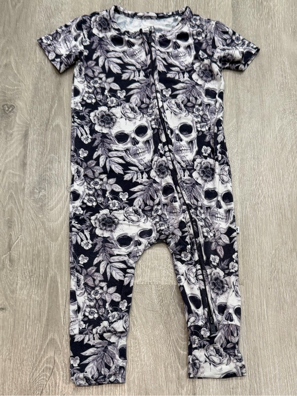 Bums & Roses Bamboo Skull & Floral Zip Jumpsuit Romper Black/White Baby 9-12m